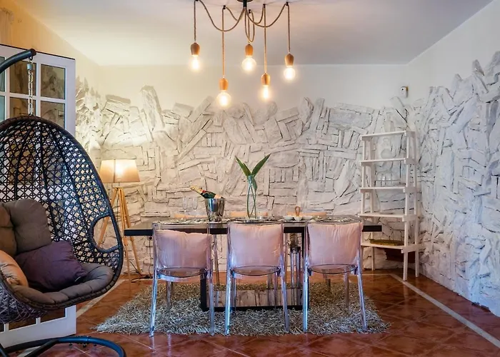 Deluxe Bella Air Con & Heated Pool, Tenerife South *