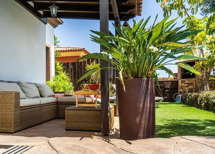 Villa Deluxe Bella Air Con & Heated Pool, Tenerife South