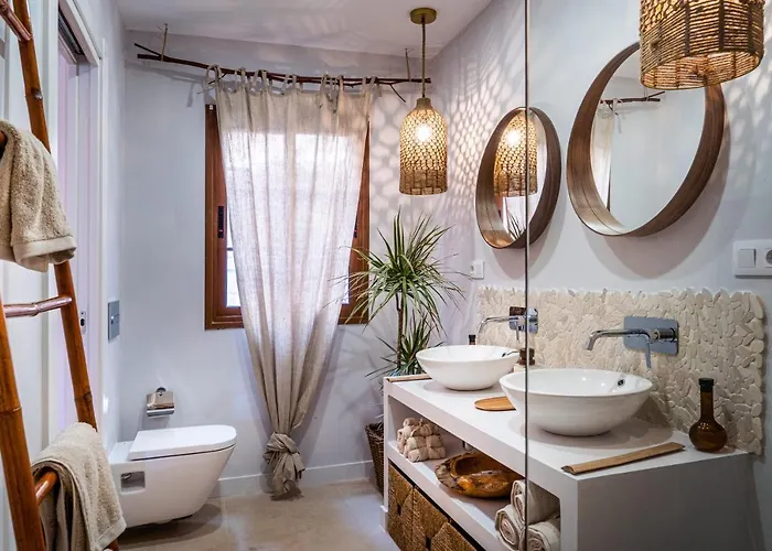 Villa Deluxe Bella Air Con & Heated Pool, Tenerife South Chayofa