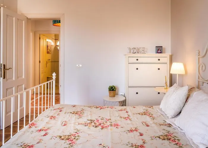 Deluxe Bella Air Con & Heated Pool, Tenerife South Villa *