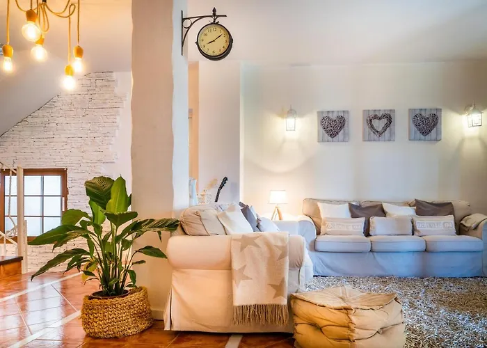 Deluxe Bella Air Con & Heated Pool, Tenerife South Villa *