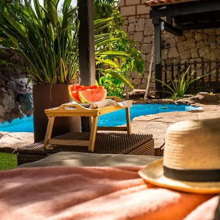 Villa Deluxe Bella Air Con & Heated Pool, Tenerife South
