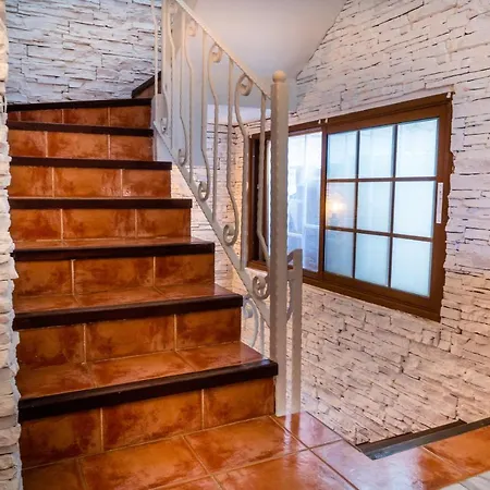 וילה Deluxe Bella Air Con & Heated Pool, Tenerife South Chayofa