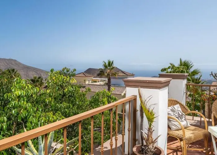 Villa Deluxe Bella Air Con & Heated Pool, Tenerife South Chayofa