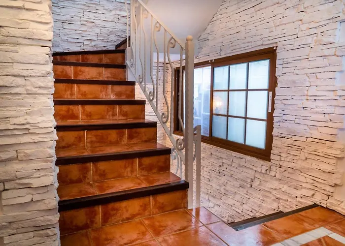 Villa Deluxe Bella Air Con & Heated Pool, Tenerife South Chayofa