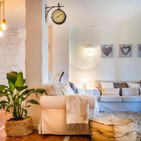 Deluxe Bella Air Con & Heated Pool, Tenerife South Villa *